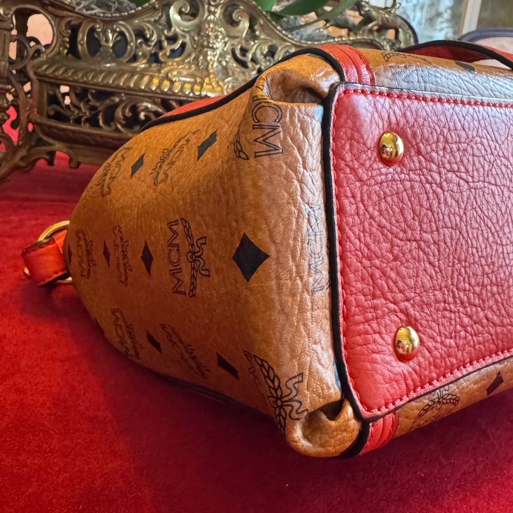 💯 Guaranteed Authentic MCM Top Handle / Crossbody Bag - Picture 8 of 16